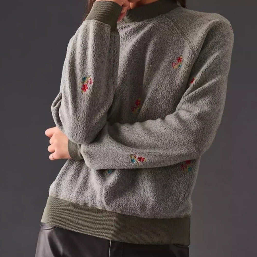 Anthropologie t.la Embroidered Sherpa Sweatshirt XS Mock Neck Floral Cozy Fleece